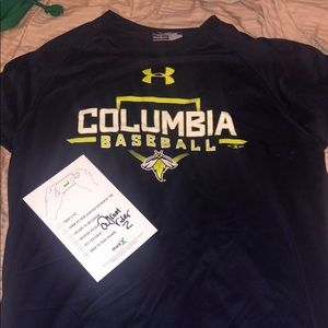 Navy blue Columbia fireflies under armour T-shirt